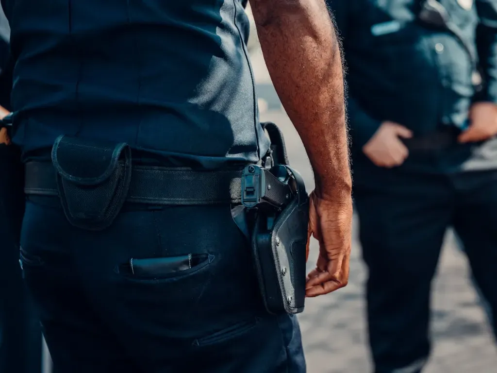 Jakie firmy korzystają z ochrony fizycznej